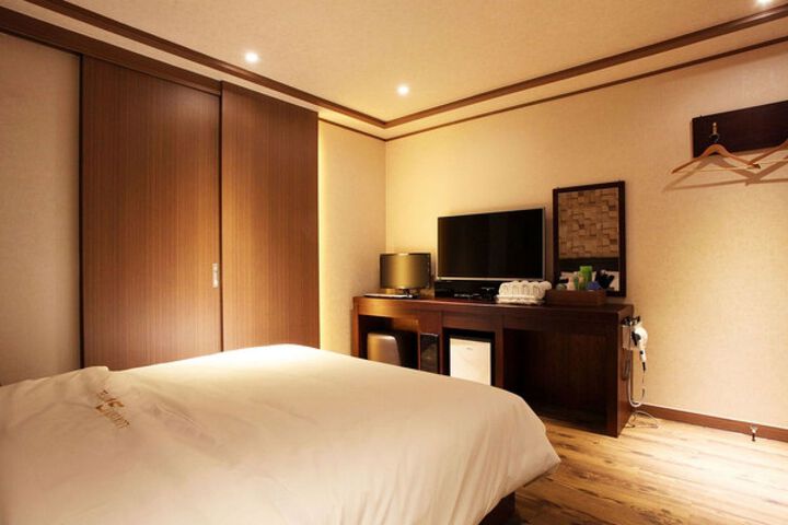 Room 55 of 75