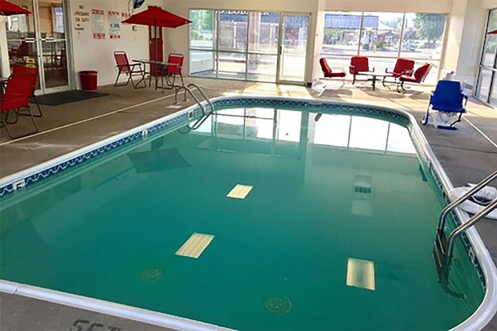 Hotel with Pool