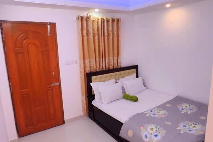 Room 6 of 24