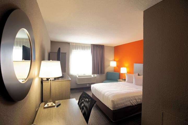 1 Double Bed Accessible (43 of 44)