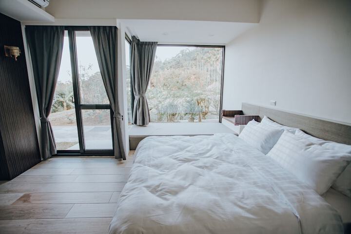 Room 9 of 43