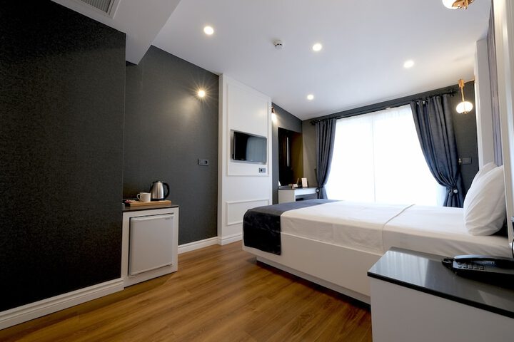 Room 12 of 68