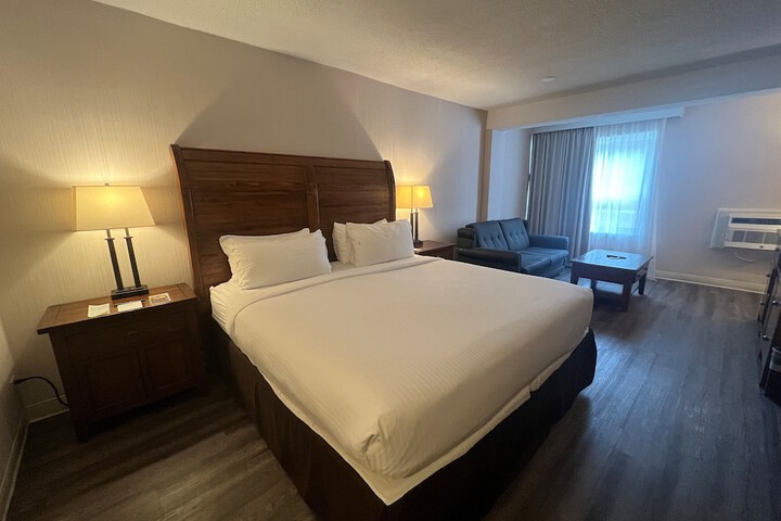 Room 11 of 151