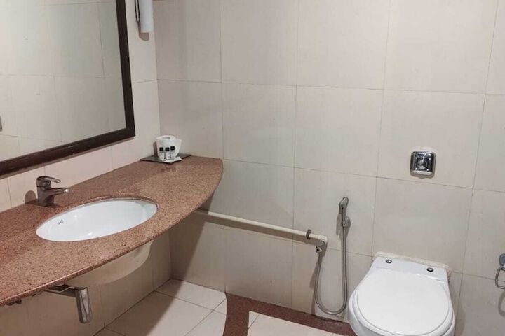 Room 14 of 22