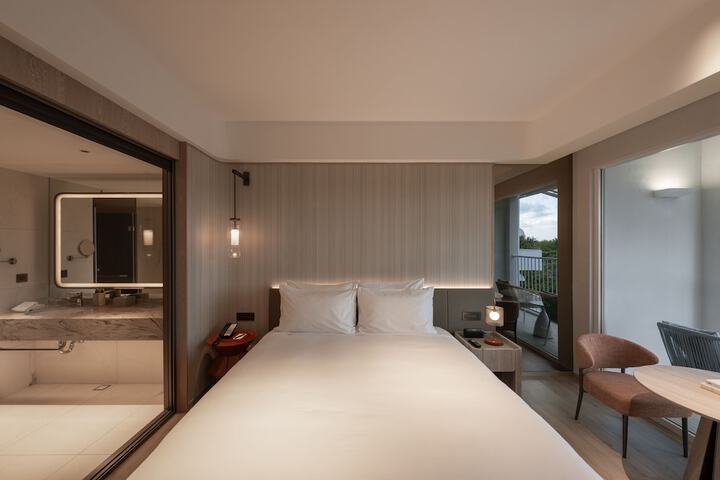 Room 6 of 35