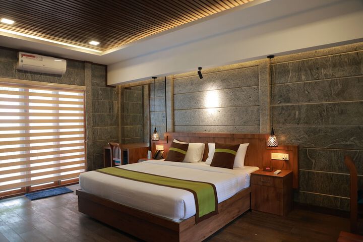 Room 6 of 26