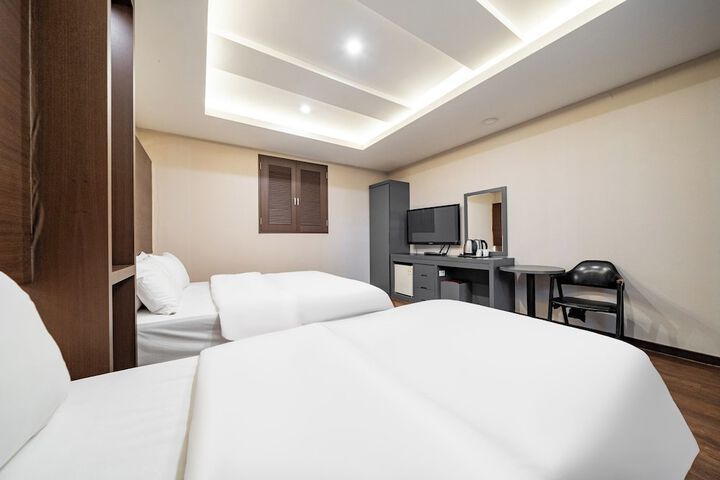 Room 19 of 50
