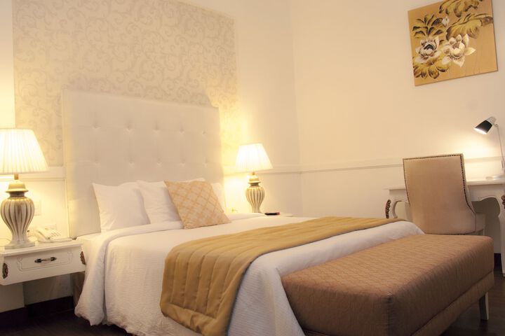 Room 7 of 44