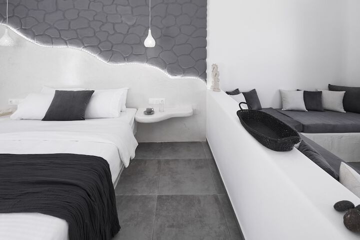 Room 8 of 70