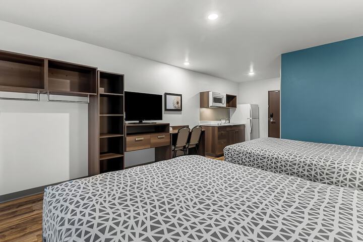 1 Queen Bed Suite (2 of 22)