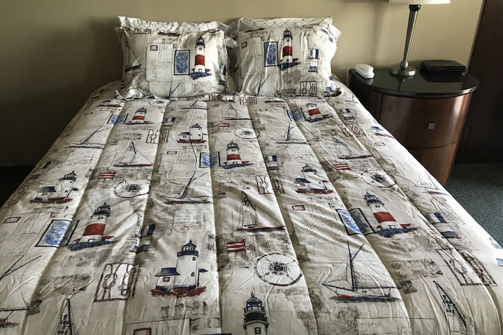 Room 17 of 104