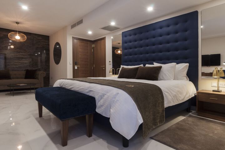 Room 11 of 70