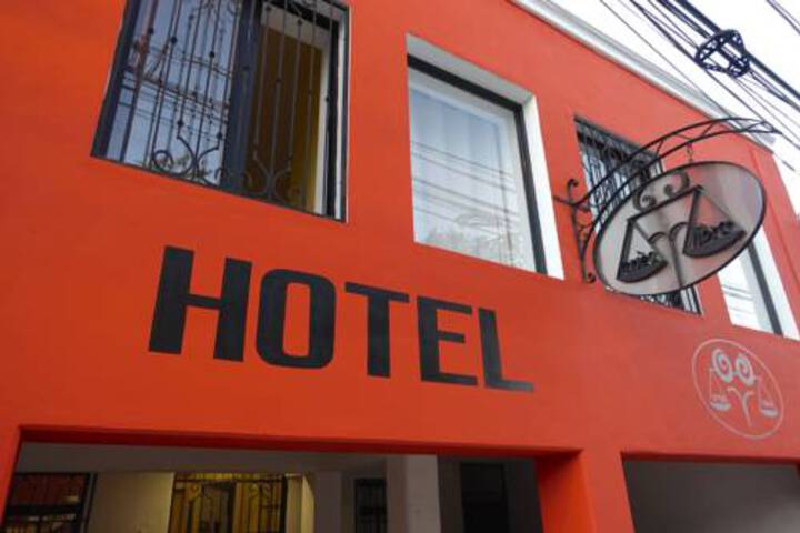 Hotel Aries Y Libra