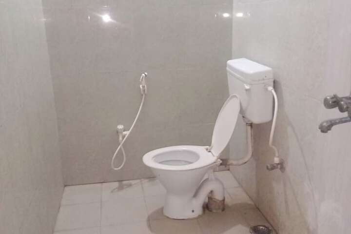 Room 8 of 11