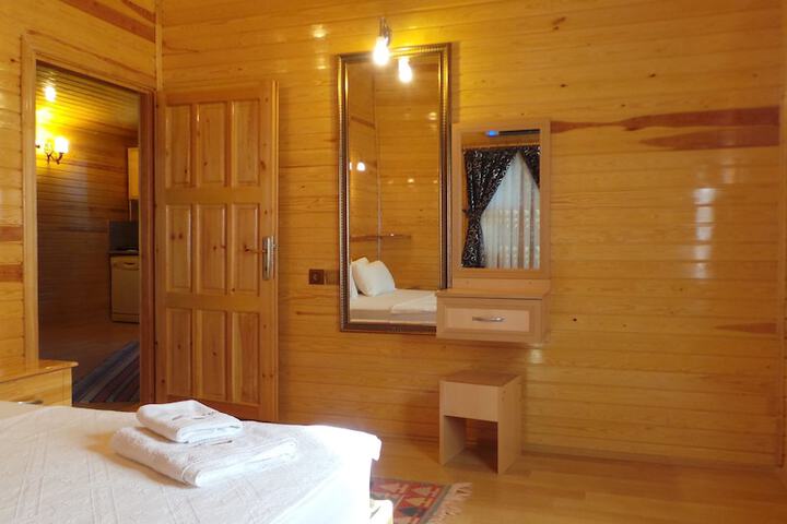 Room 15 of 115