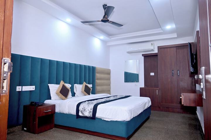 Room 7 of 23