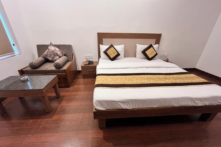 Room 9 of 55