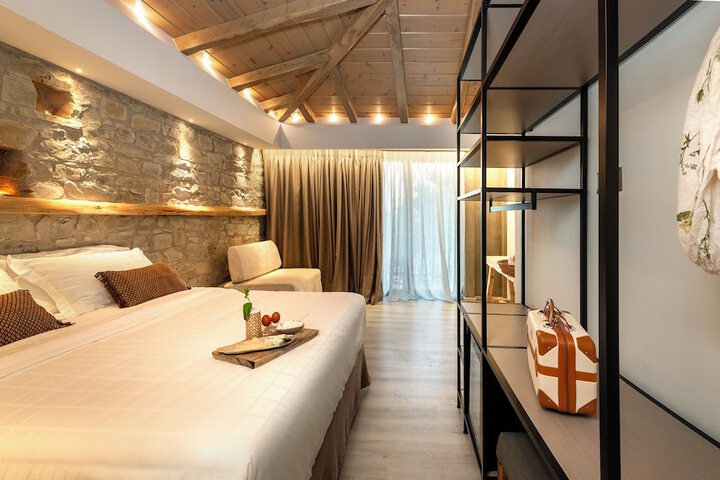 Room 11 of 20