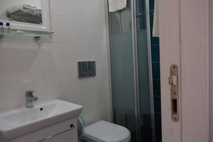 Room 46 of 64