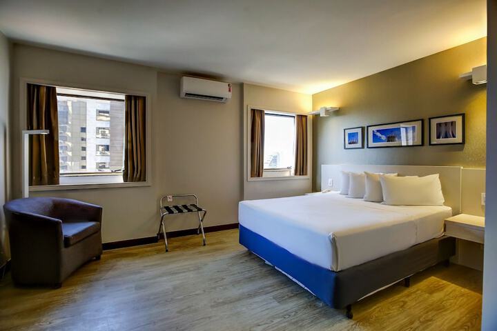 Room 8 of 62