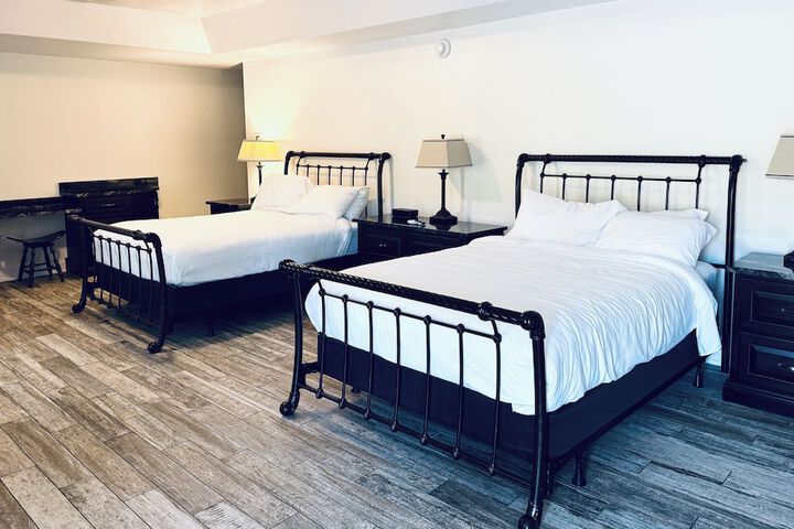 Room 2 of 8