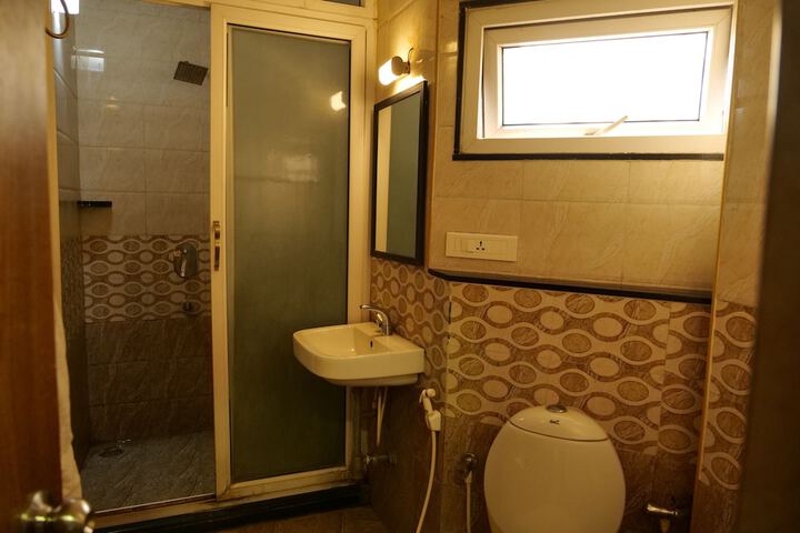 Room 15 of 19