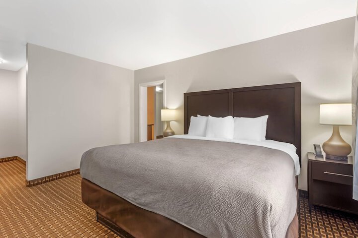 Room 44 of 62