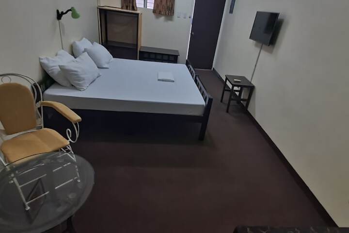 Room 12 of 34