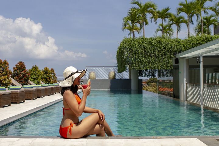 Pool Hotel