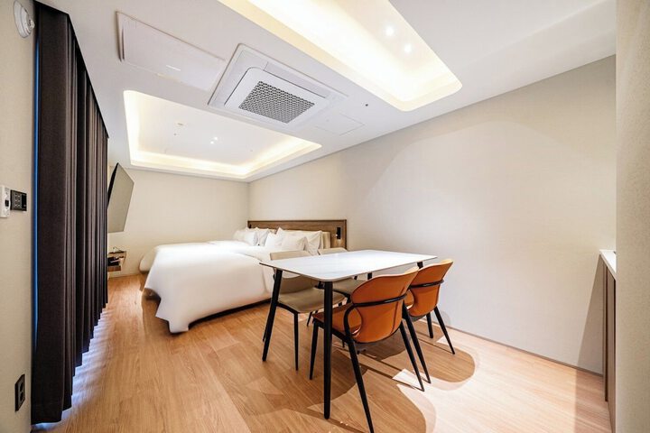 Room 30 of 56