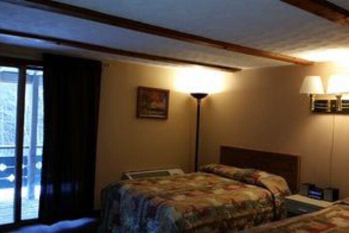 Room 4 of 18