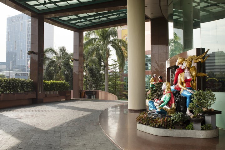 Hotel Lobby