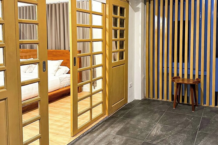 Room 17 of 90