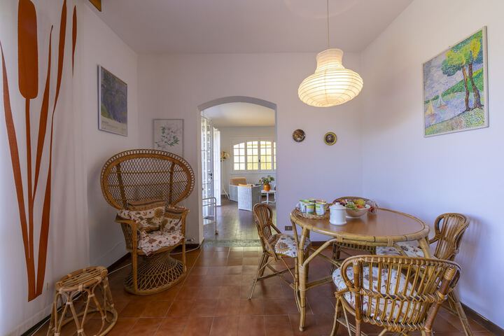 Dining 10 of 30