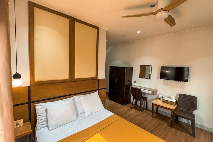 Room 11 of 35