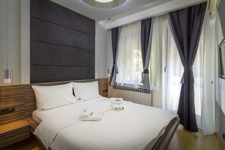 Room 4 of 55