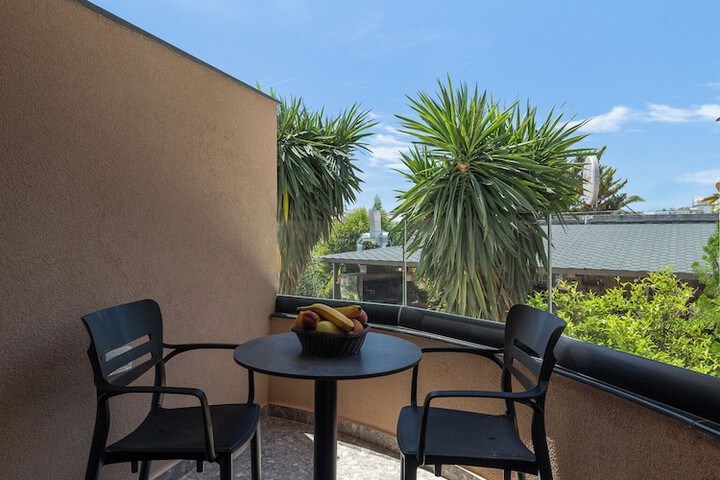 Terrace/Patio 19 of 25