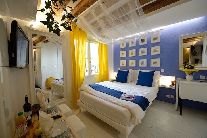 Room 213 of 648