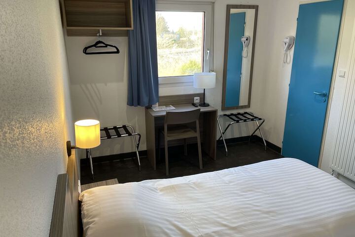 Room 28 of 54