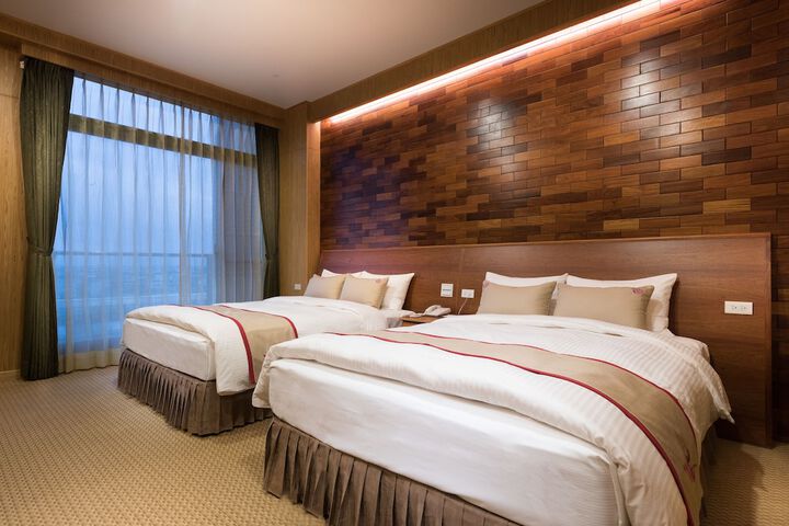 Room 6 of 44