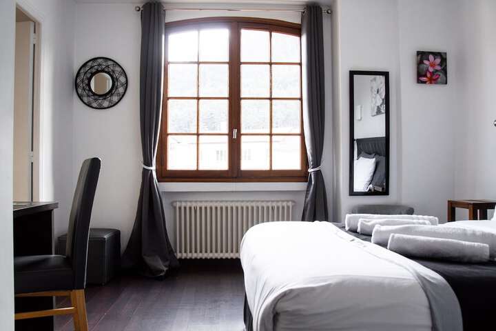 Room 12 of 49