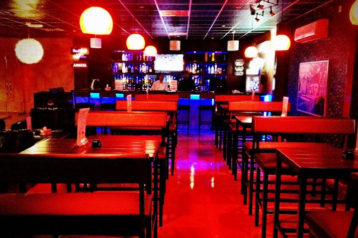 Lounge 64 of 87