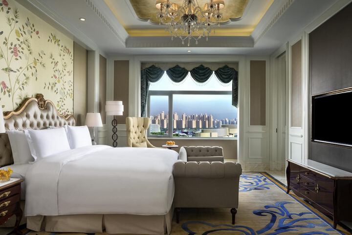 Room 20 of 74