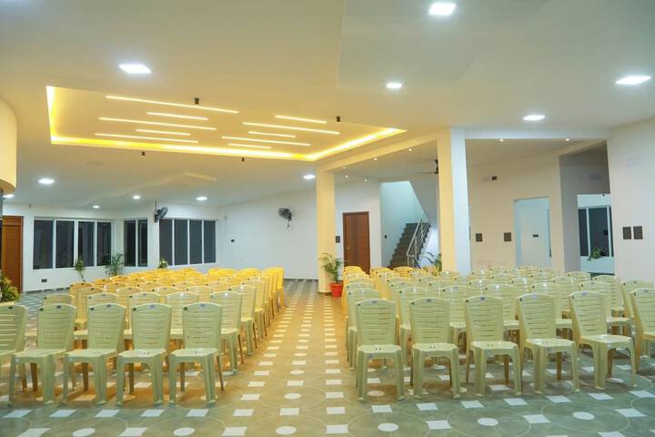 Room 8 of 11
