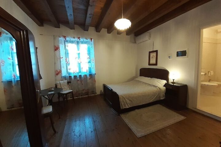 Room 3 of 29