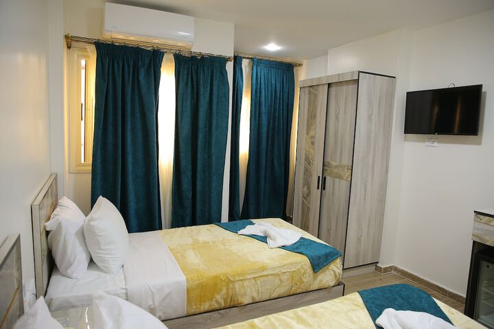 Room 14 of 99