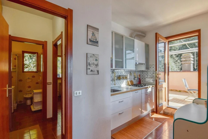 Room 4 of 14