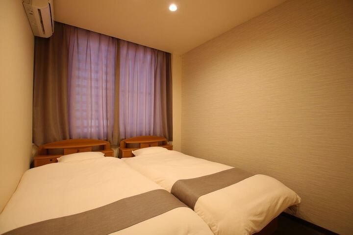 Room 18 of 37
