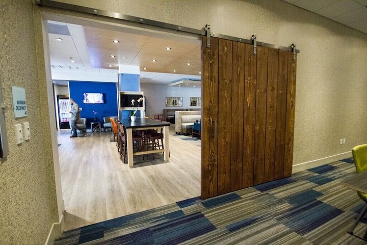 Breakfast/Coffee Service 16 of 34