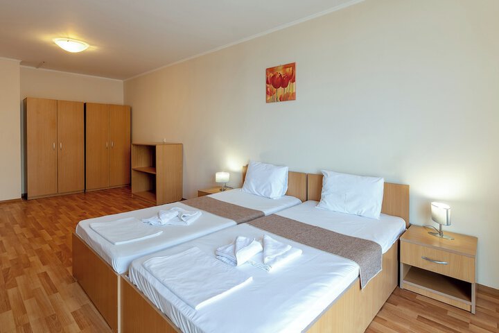 Room 12 of 65
